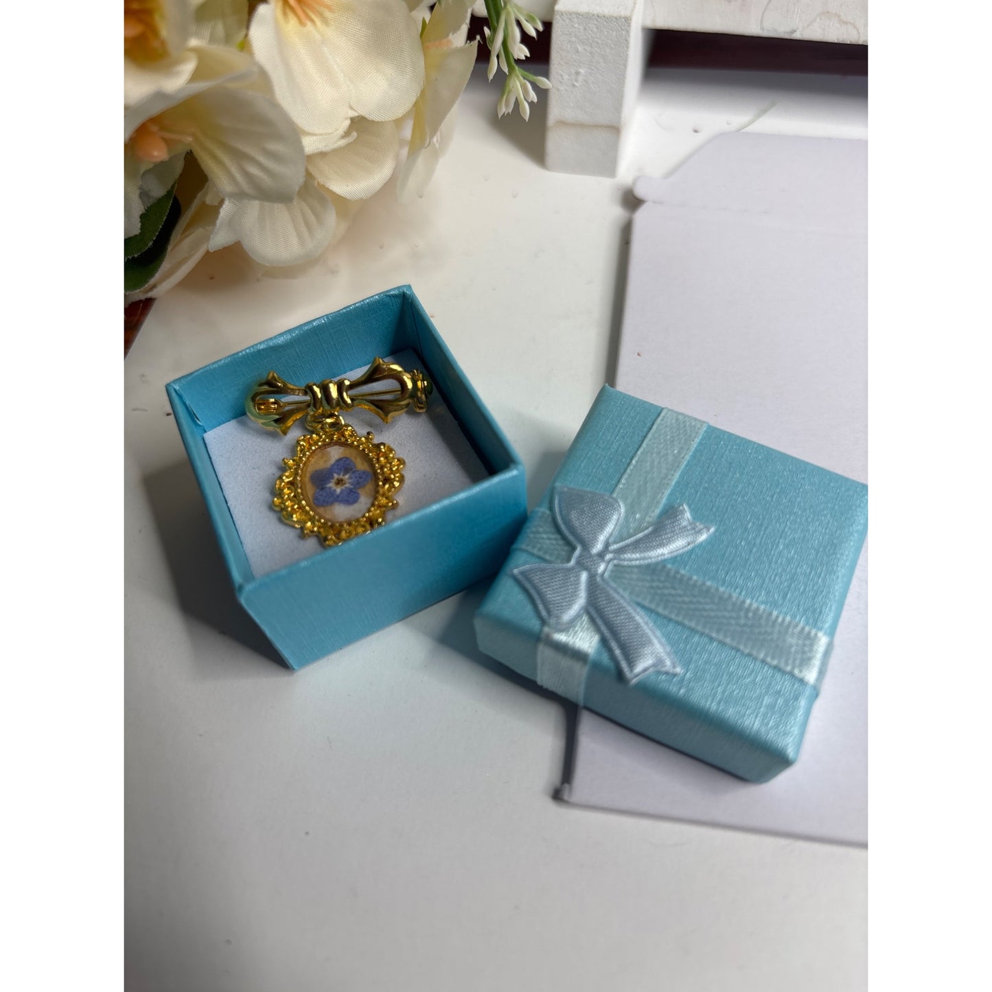 Bridal Bouquet Brooch: Gold-Plated Vintage Brooch With Real Pressed Forget-Me-Not