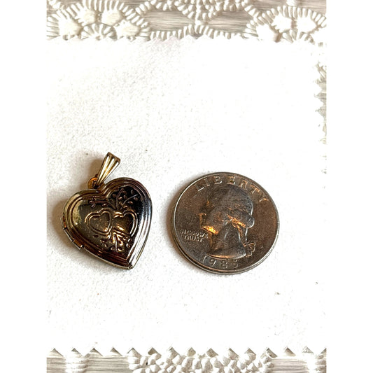 Photo Locket: Vintage Gold-Tone Heart Engraved Floral Design