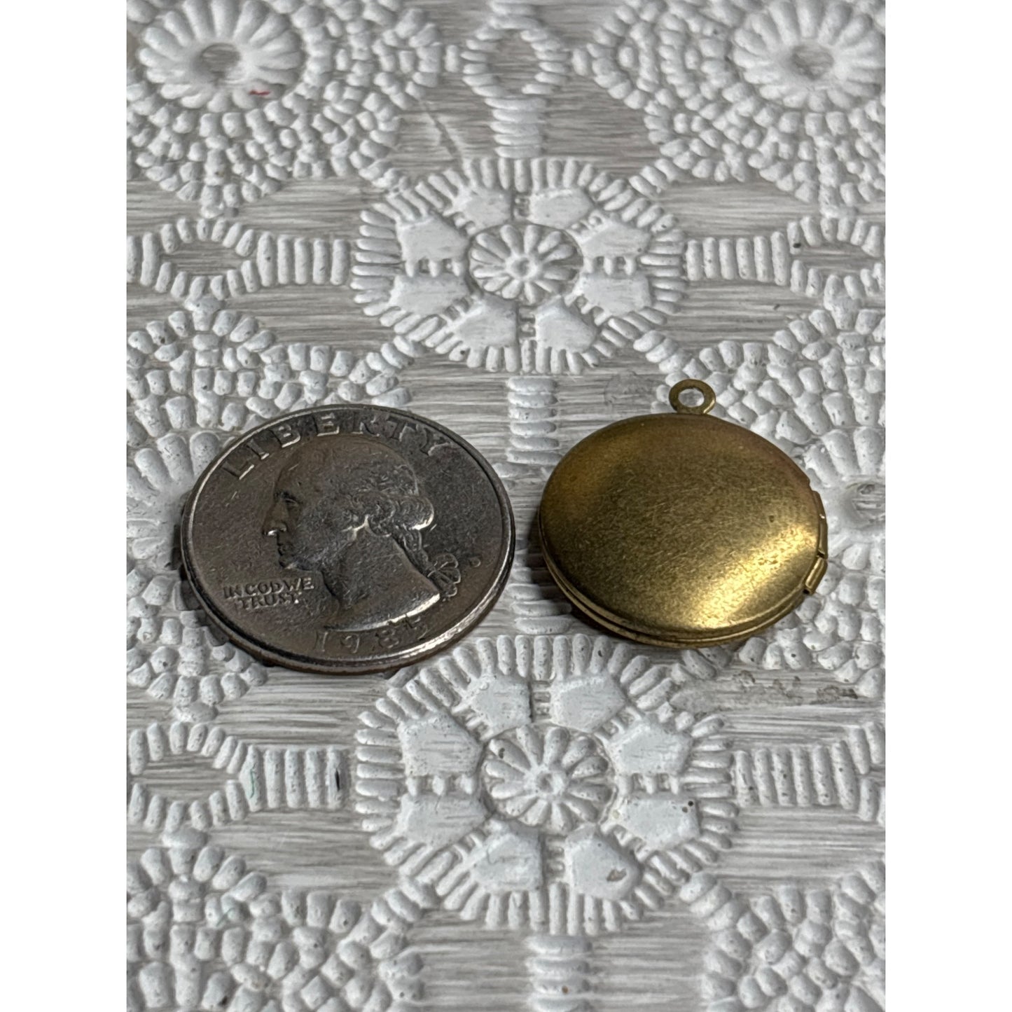 Vintage Brass/Gold Round Locket Scroll Design Bride Photo Inside