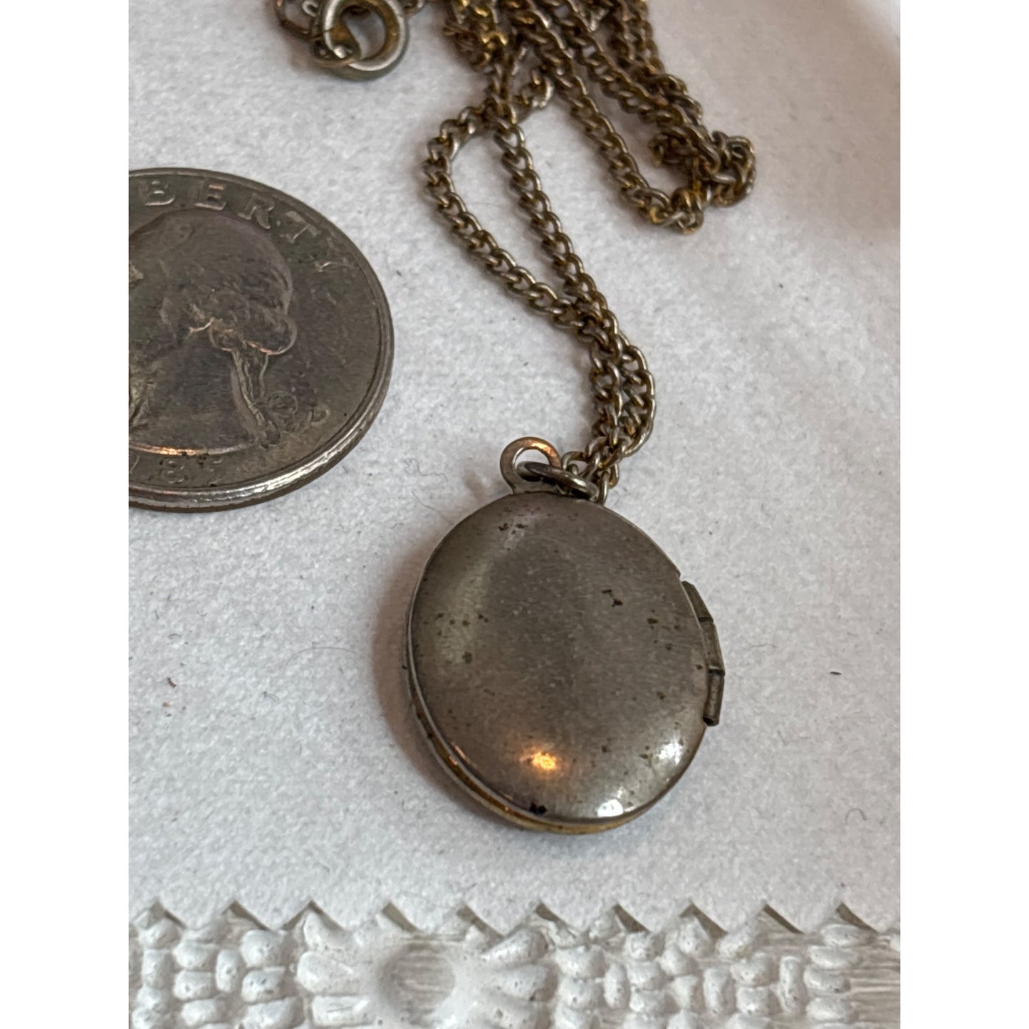 Photo Locket: Vintage Brass Oval Floral Keepsake Engraved Flower Design