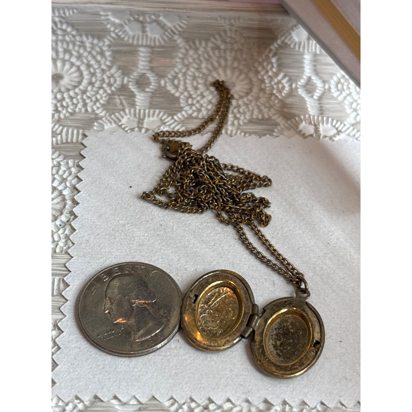 Photo Locket: Vintage Brass Oval Floral Keepsake Engraved Flower Design