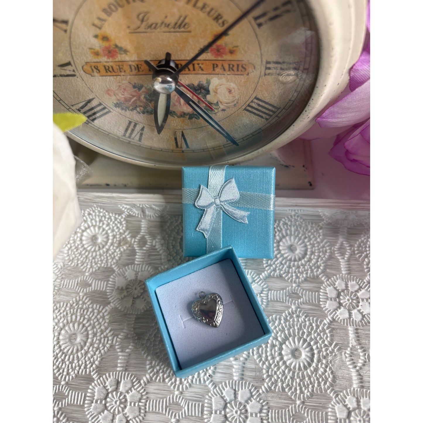 Romantic Heirloom Jewelry-Dainty Silver-Tone Photo Locket for Doll Tiny Keepsake