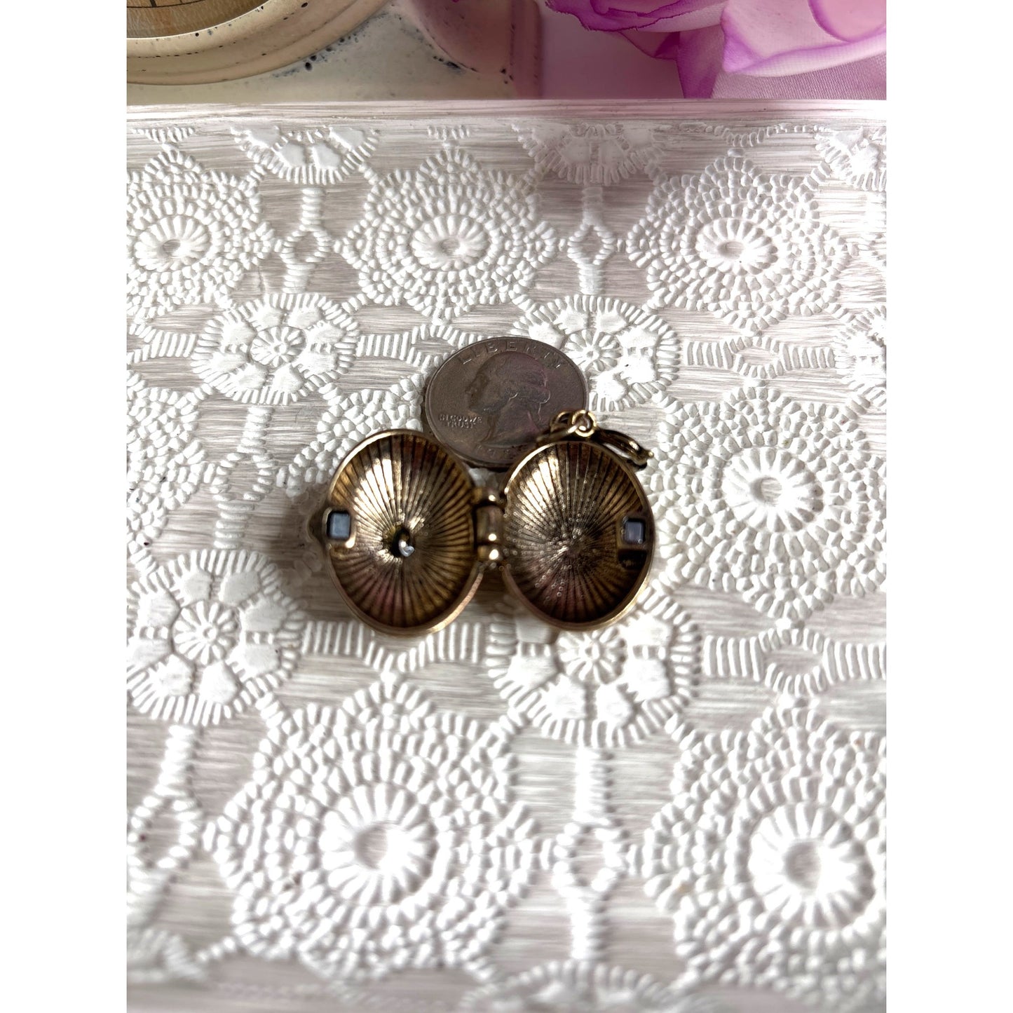 Vintage Prayer Locket: Antique Bronze Oval Locket Dimensional