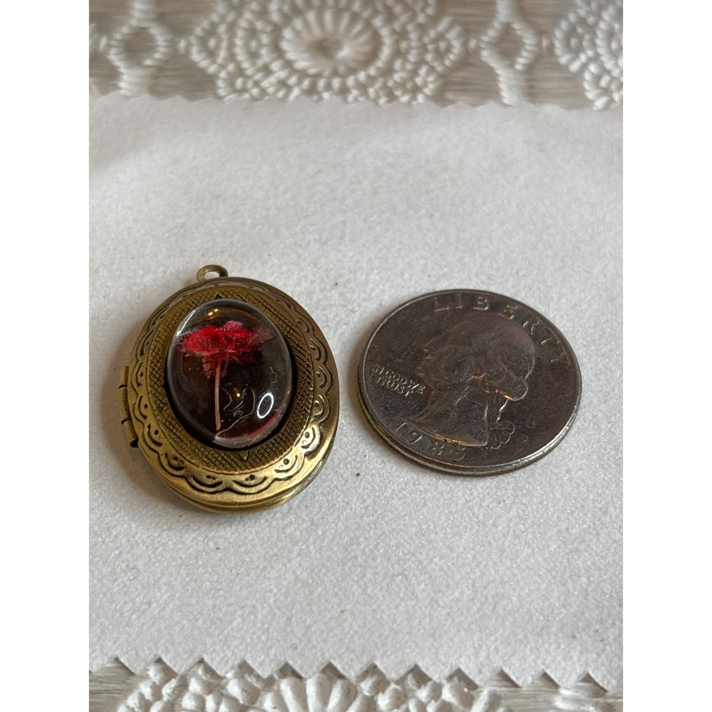 Memorial Jewelry: Vintage Oval Photo Locket Pendant Pressed Red Flower