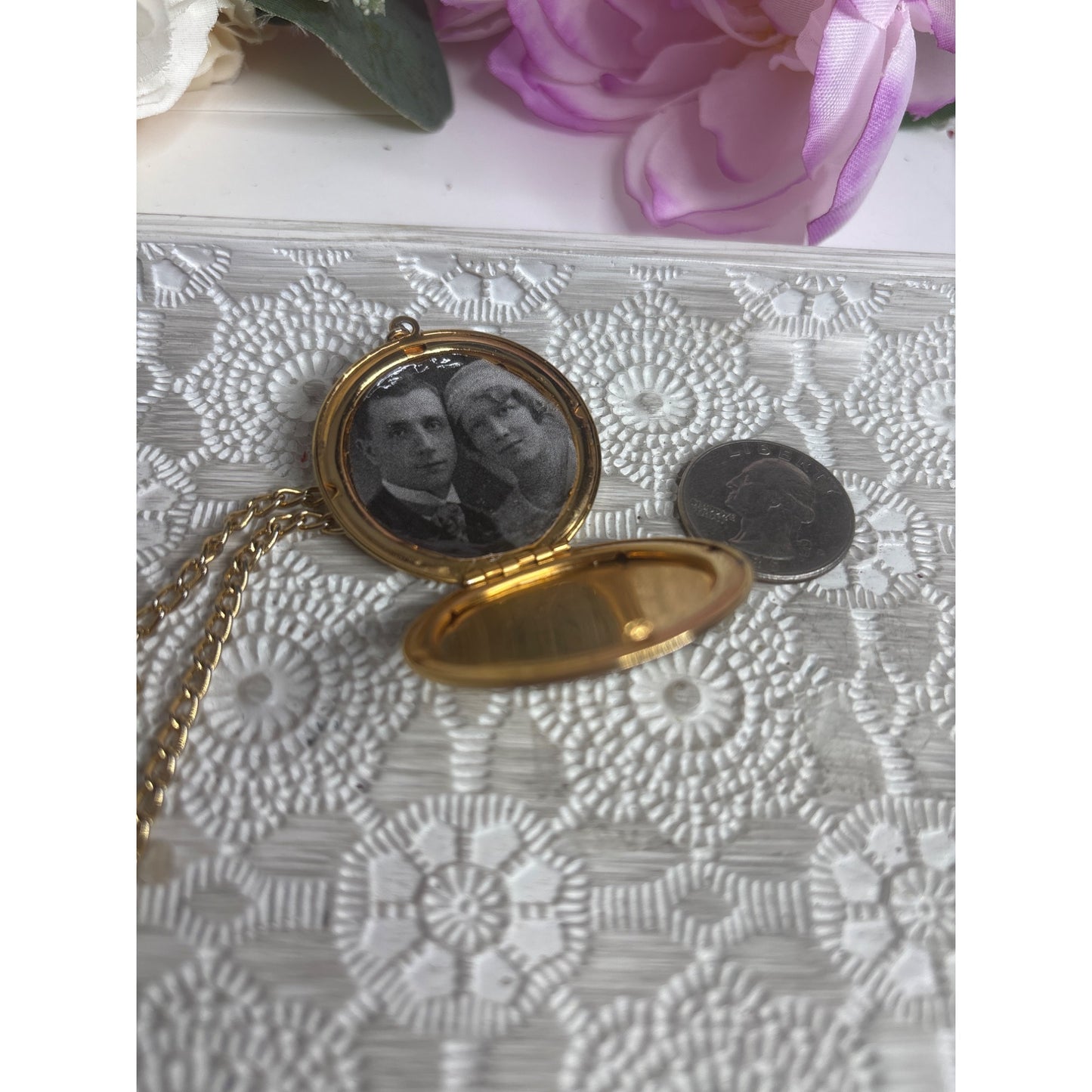 Vintage Gold-Tone Round Locket Necklace Wedding Photo