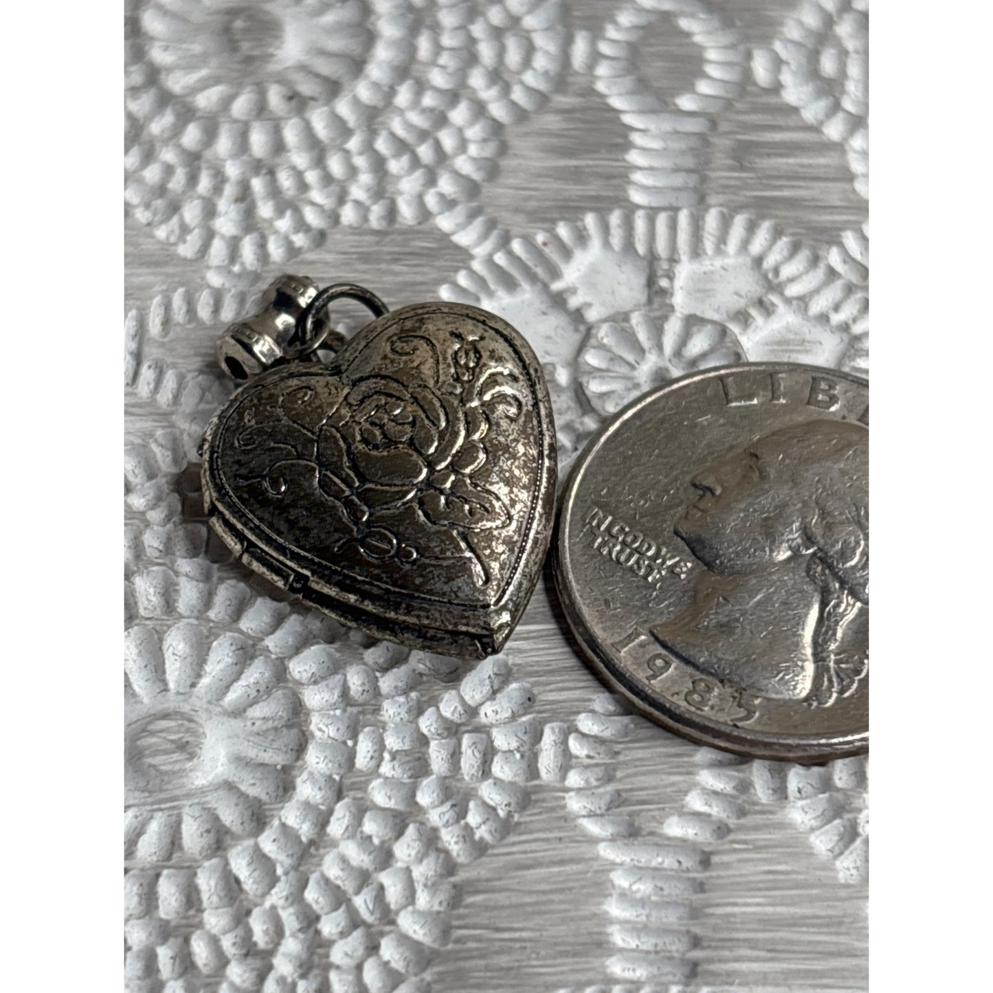 Vintage Heart-Shaped Locket Pendant With Elegant Rose Design