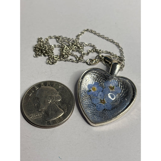 Forget-Me-Not Heart Pendant — Real Pressed Flowers in Resin | 25mm Keepsake Necklace • Memory Jewelry • Gift for Love & Remembrance