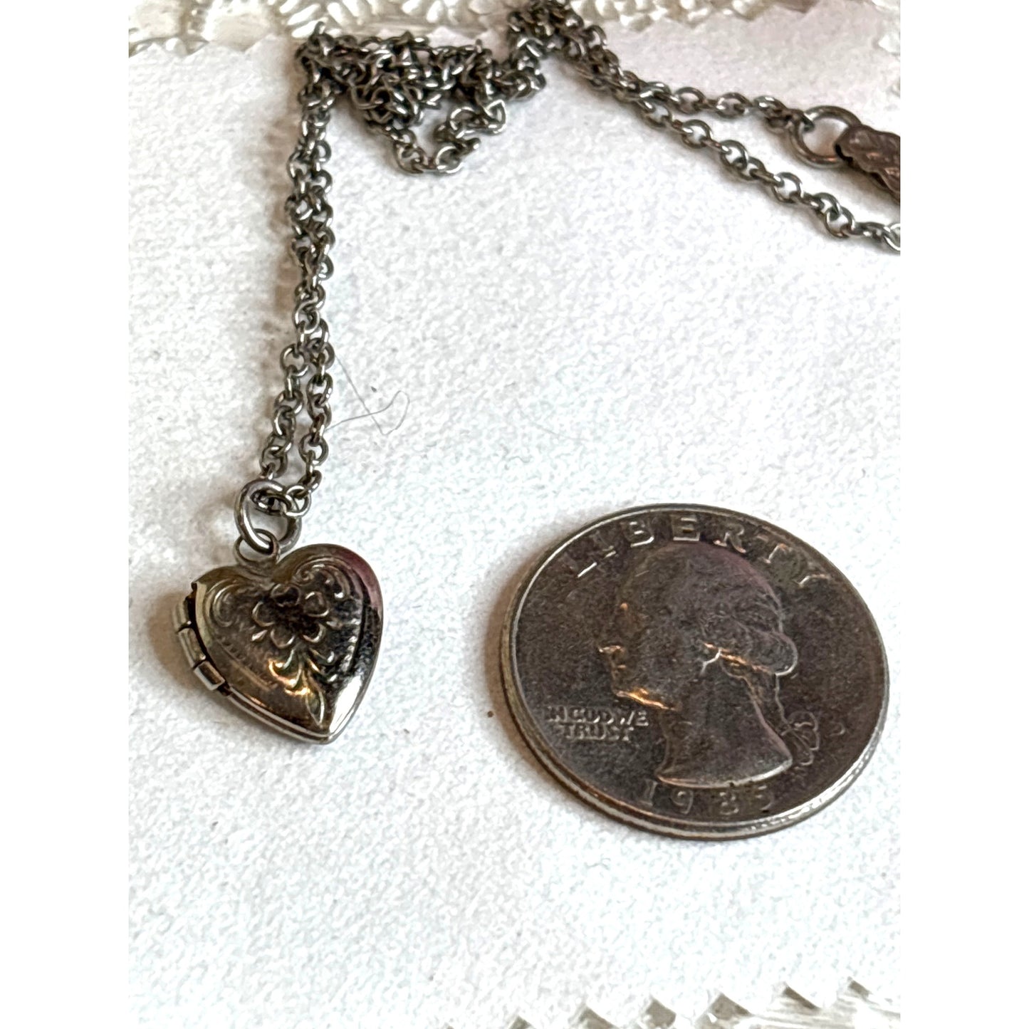Photo Locket: Vintage Heart Floral Design Necklace Doll