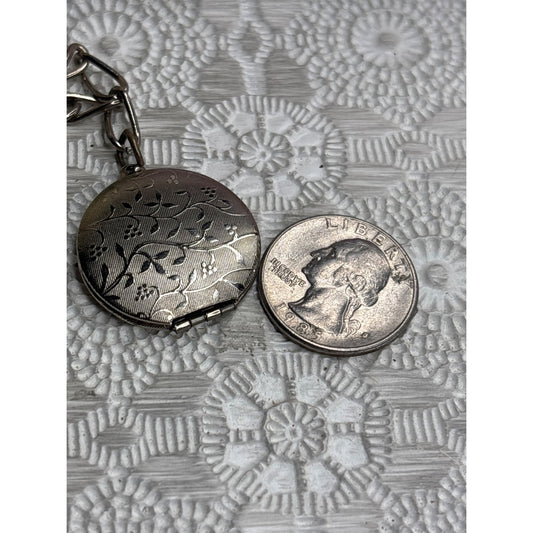 Vintage Silver-Tone Locket Pendant With Vine Engraving & Chain In Gift Box