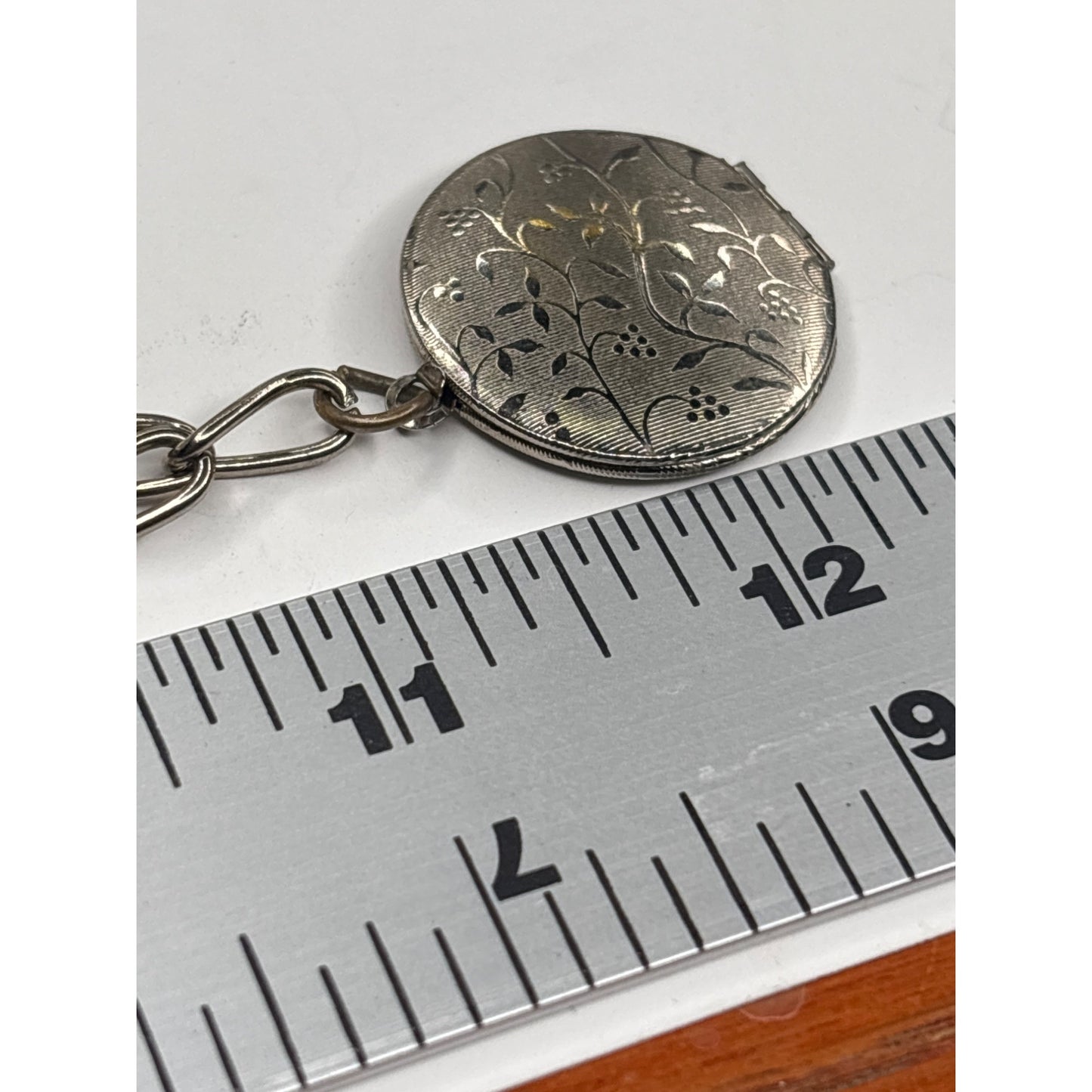 Vintage Silver-Tone Locket Pendant With Vine Engraving & Chain In Gift Box