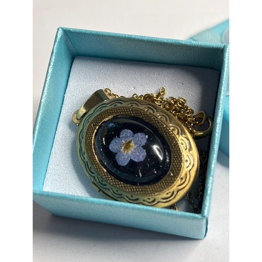 Forget-Me-Not Locket Necklace — 18x25mm Oval • Real Pressed Flower | “Something Blue” Bridal Jewelry