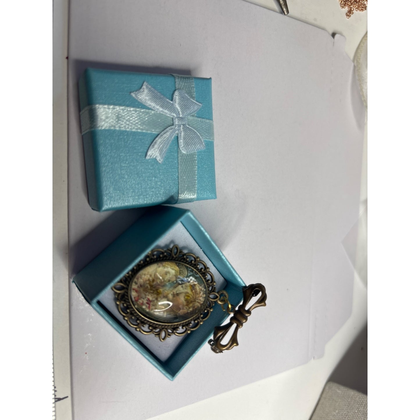 Vintage Mother & Child Stamp Brooch with Real Dried Flowers — 18x25mm Pendant | Bridal Bouquet Charm • Memorial Jewelry