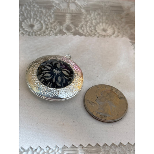 Memory Keepsake: Vintage Silvertone Photo Locket Original Black & White Floral Design