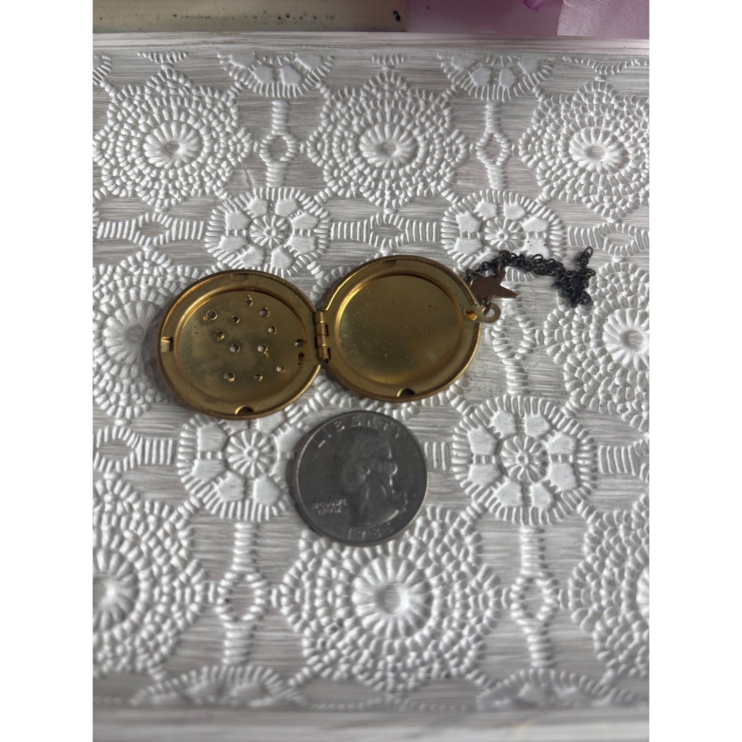 Memory Locket: Vintage Gold-Tone Perfume Zodiac Star Charm & Chain Photo Prayer