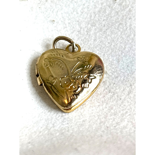 Photo Locket: Vintage Gold-Tone Heart Locket Floral Pendant