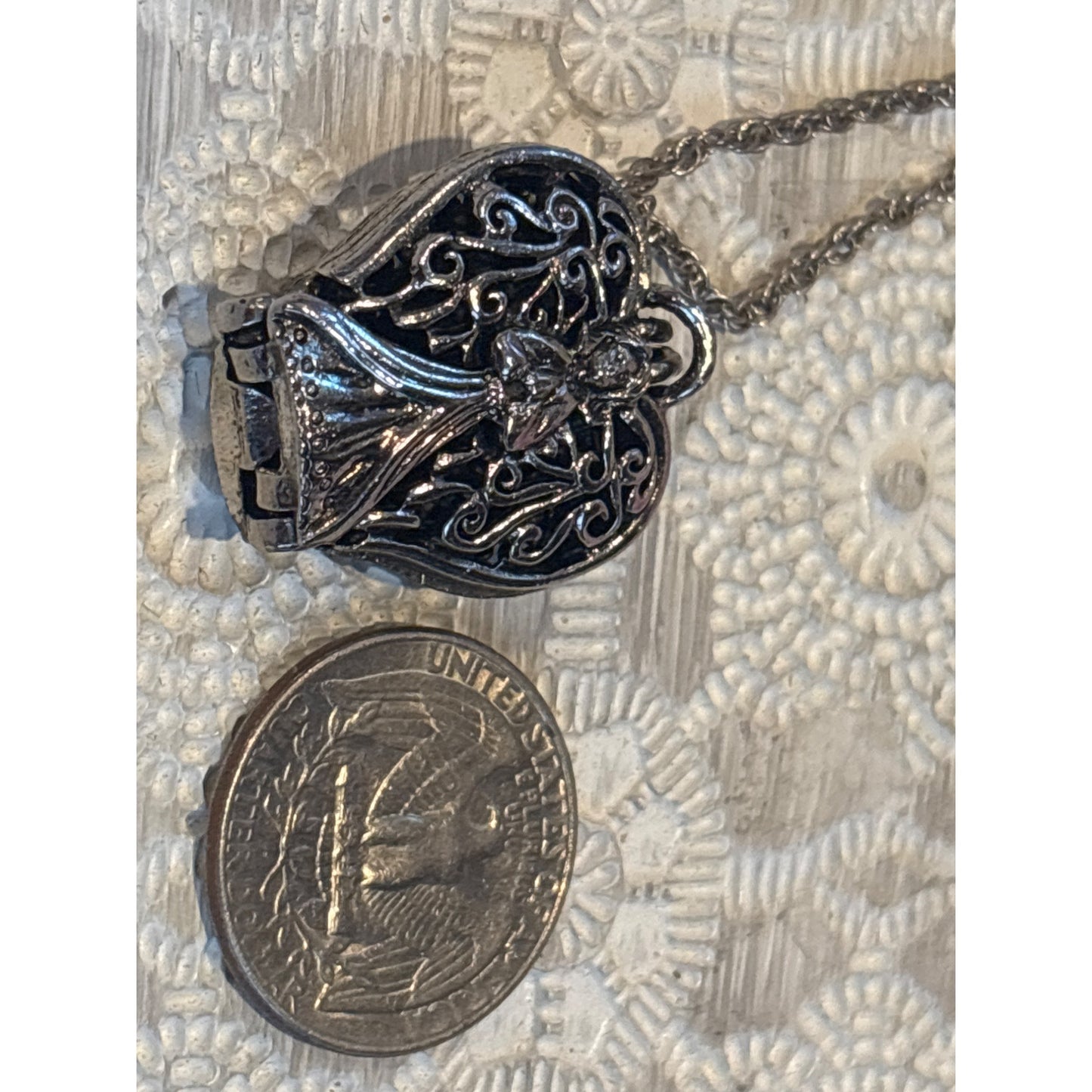 Prayer Locket: Vintage Camco Silver-Tone Angel Filigree Design & Chain