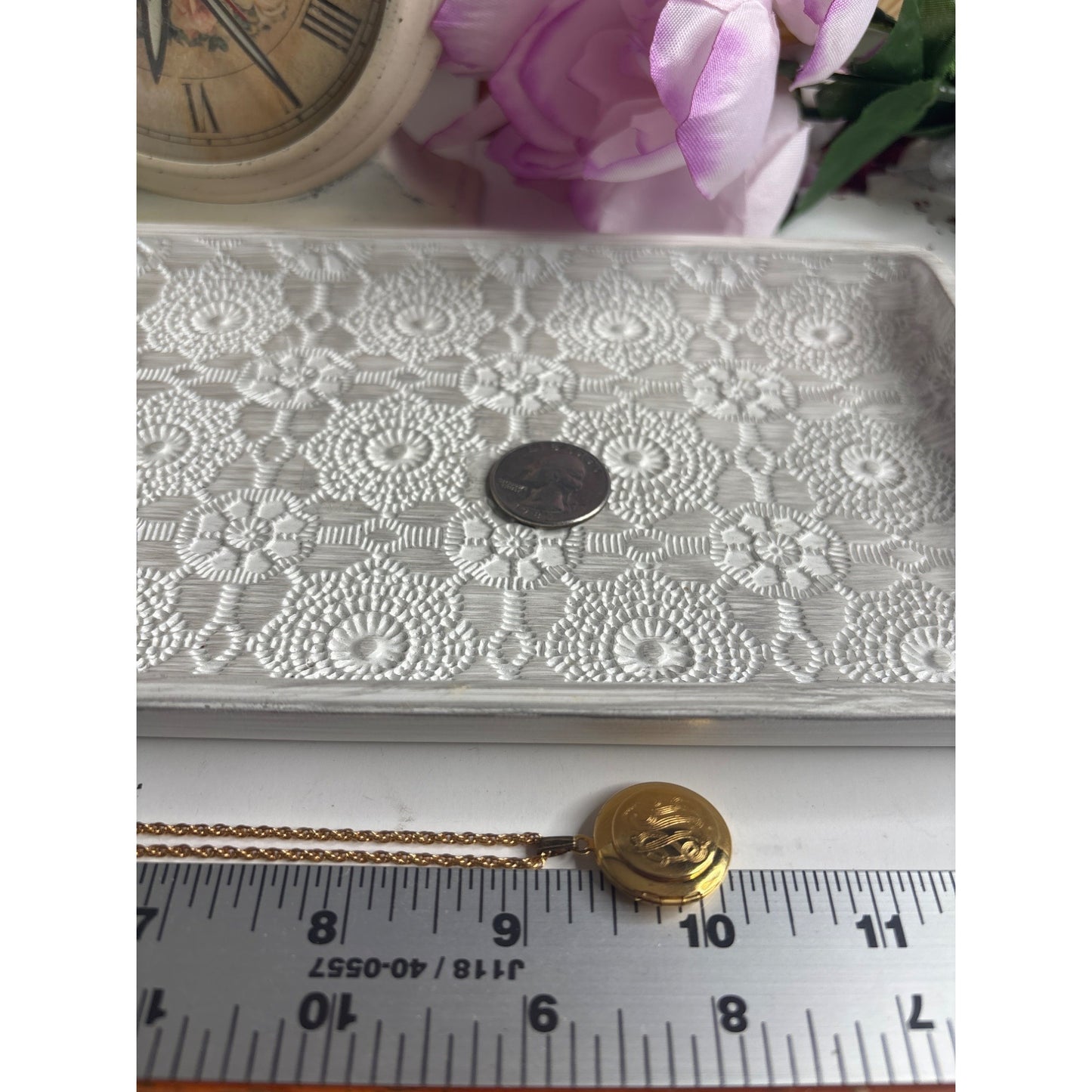 Photo Locket: Signed Premiere Design, Swirl Engraving