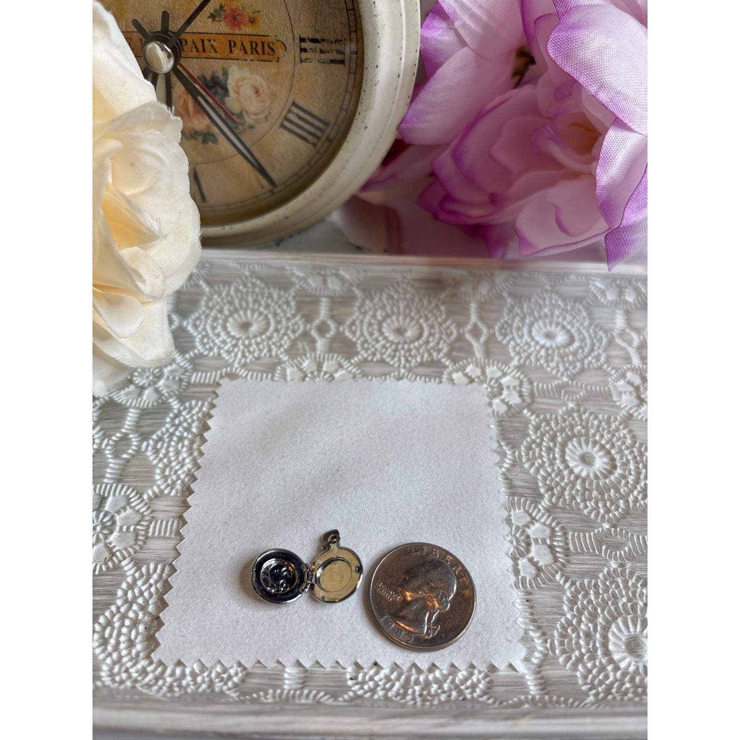 Vintage Floral Silver-Tone Tiny Round Locket Pendant Doll Dainty