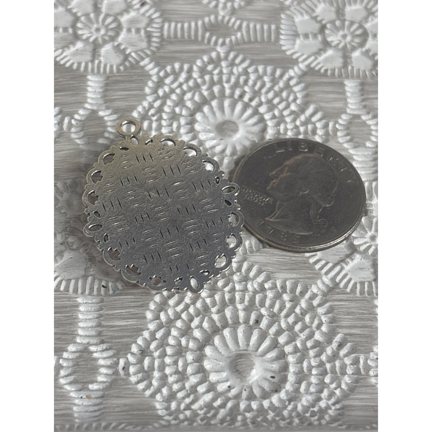 Handmade Silver Pendant With Dried Flowers & "Thats What Friends Are For" Quote